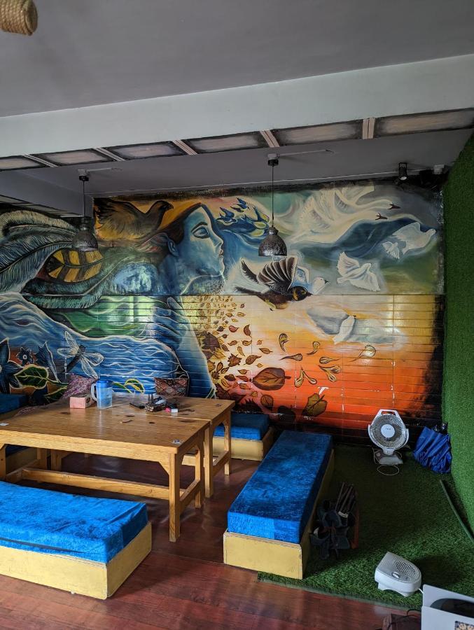 Attic Monkey Cafe & Rooms Manāli Exterior foto
